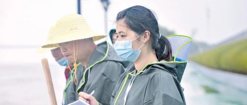 98年洪灾被救的小孩，如今冲在一线！网友：薪火相传，抗洪必胜