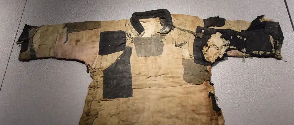 她穿着这件棉袄，6次横渡长江！