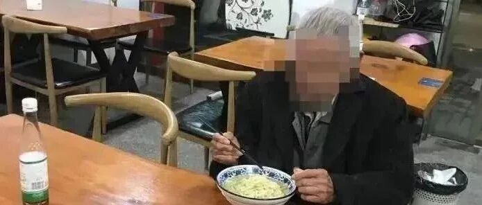 一碗面反复煮3次，咋回事？