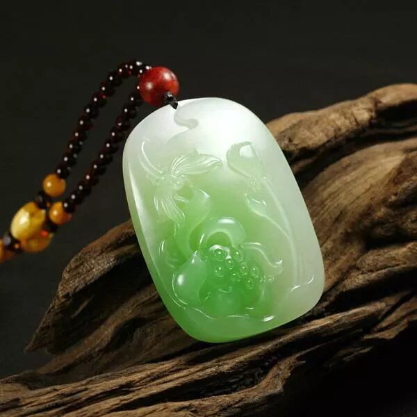 玉石界时尚代表的首选，看一眼就过目难忘！