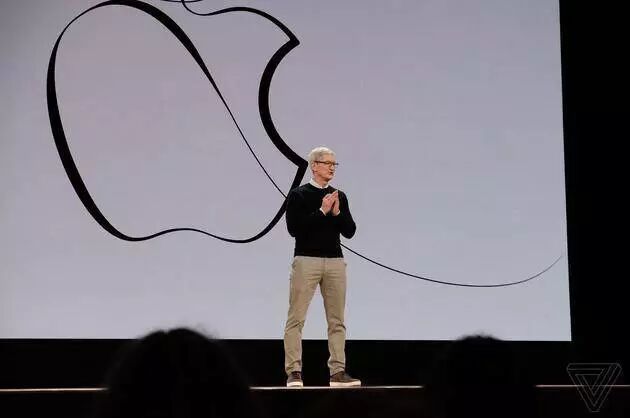 【早报】库克：谁说iPhone不是“美国造”；B站首日开盘大跌近