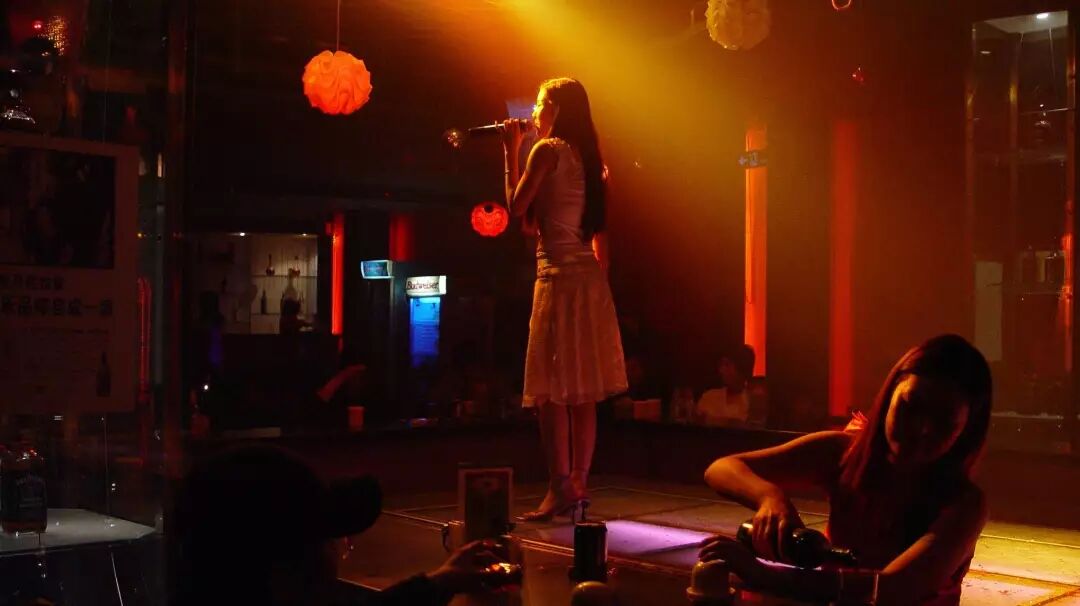 为什么年轻人不去KTV了？