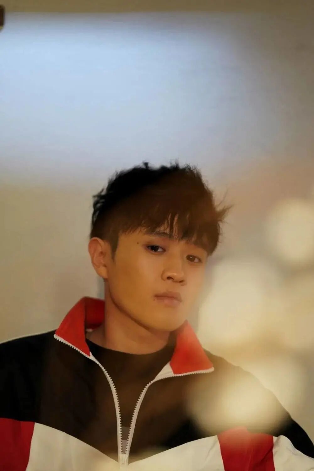 王勉一路唱着歌成了脱口秀冠军