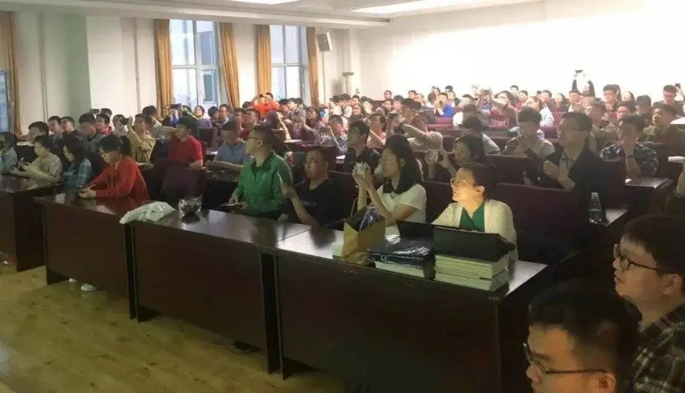 比芯片卡脖子更嚴(yán)重的問(wèn)題，竟然是這個(gè)....!