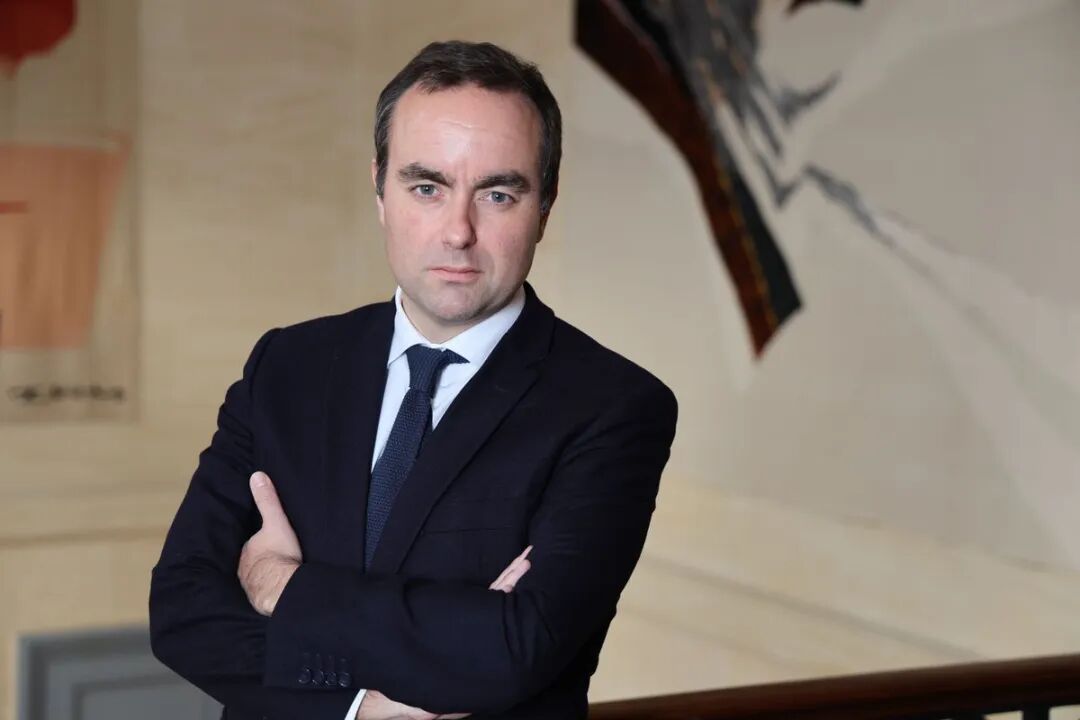 1400余人报考同一编制岗位 单位回应,早报 | 史上最贵iPhone诞生；阿里巴巴将有重磅发..