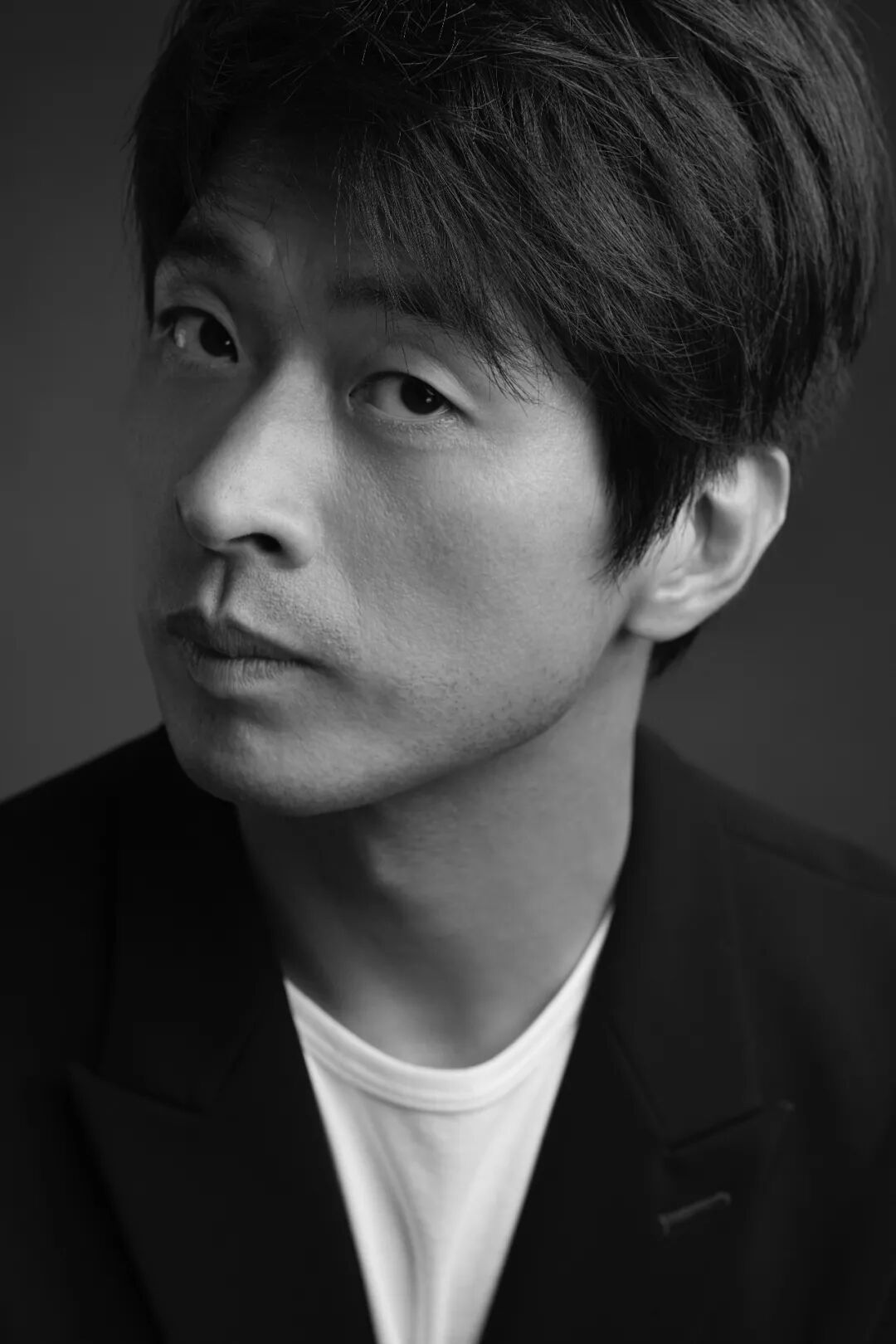 代表作:《水底 underwater》《finger》《夜洋风景》等.