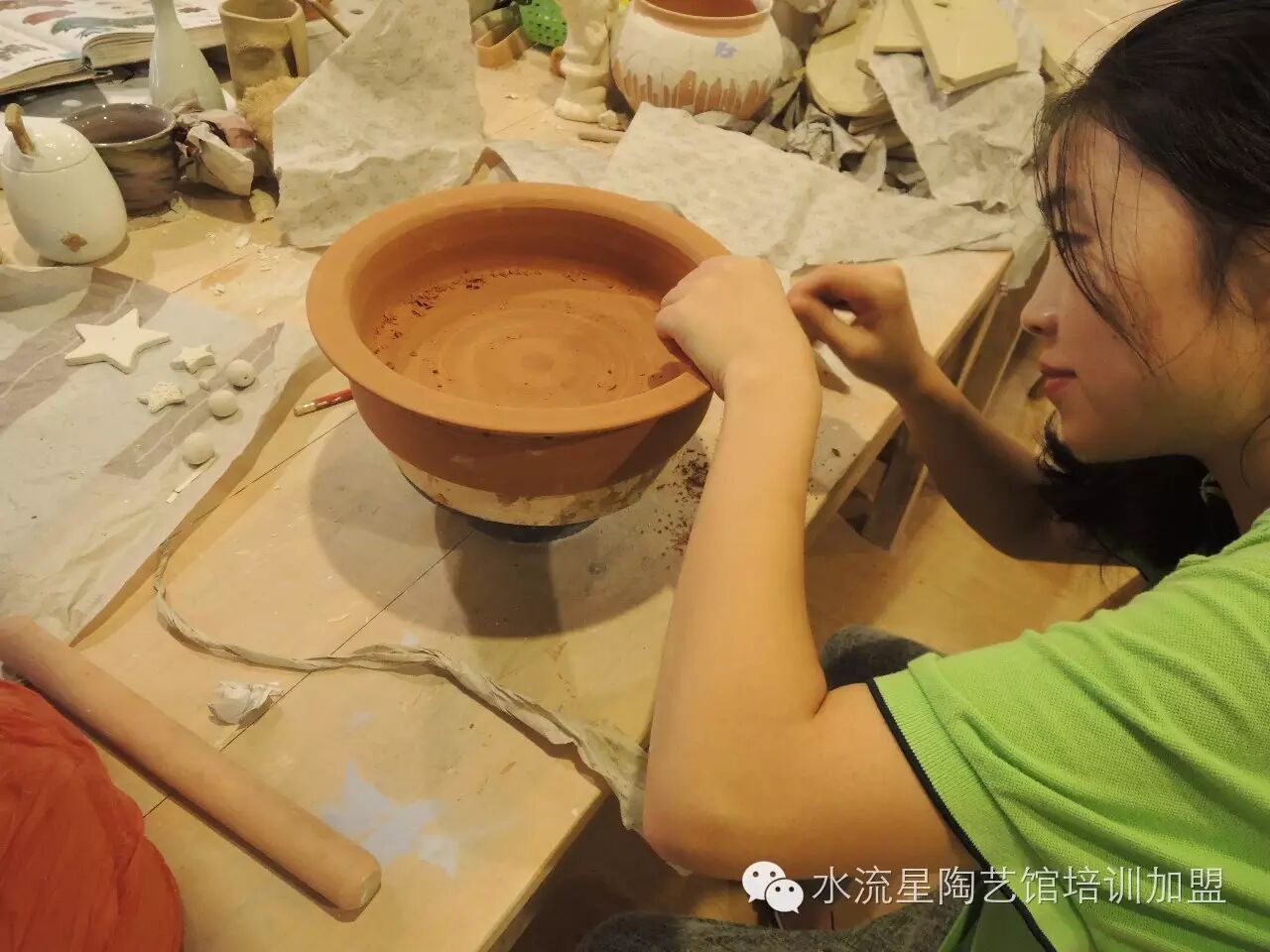 时钟】事件:水流星公司全员陶艺创意比赛地点:景德镇水流星陶艺馆时间