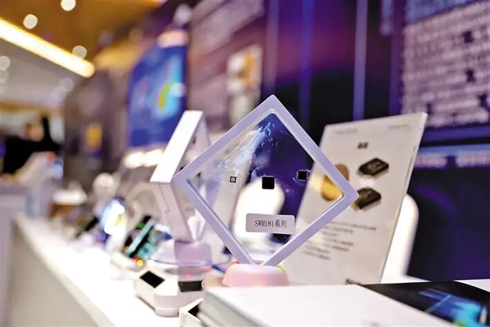 本次活动邀请了24家创新型科技企业参展,展示产品涵盖机器人,5g,无人