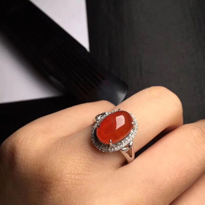 为什么说红翡是翡翠里的别样风情？