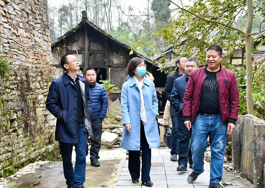 南明区委书记黄成虹带队到永乐乡调研农村五治及换届工作