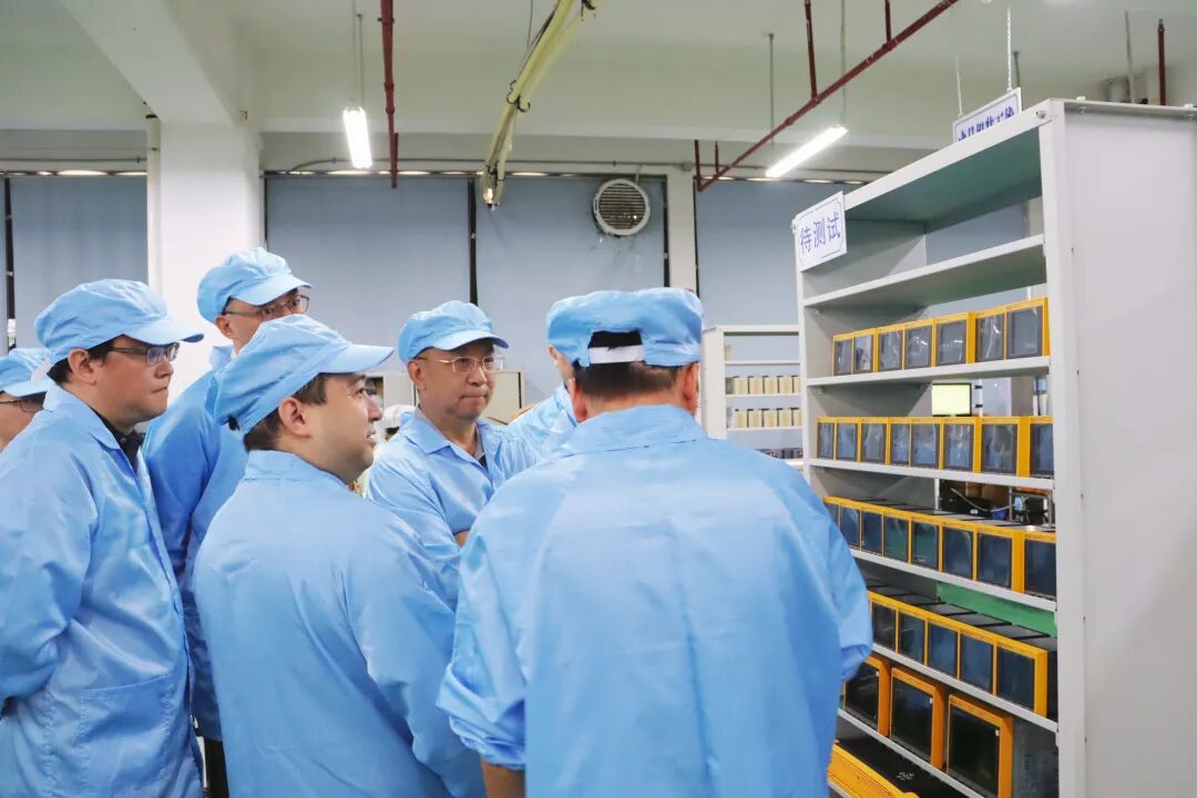 中电信息调研组赴CET中电技术调研