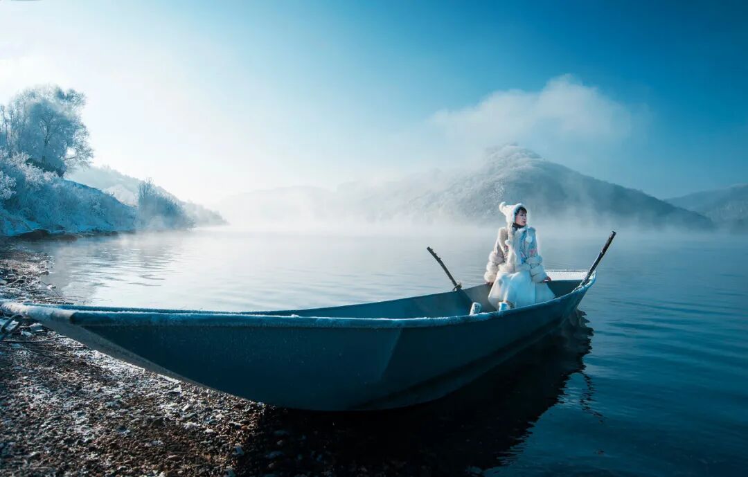 《摆渡人》:生活能渡的,是愿意自渡的人