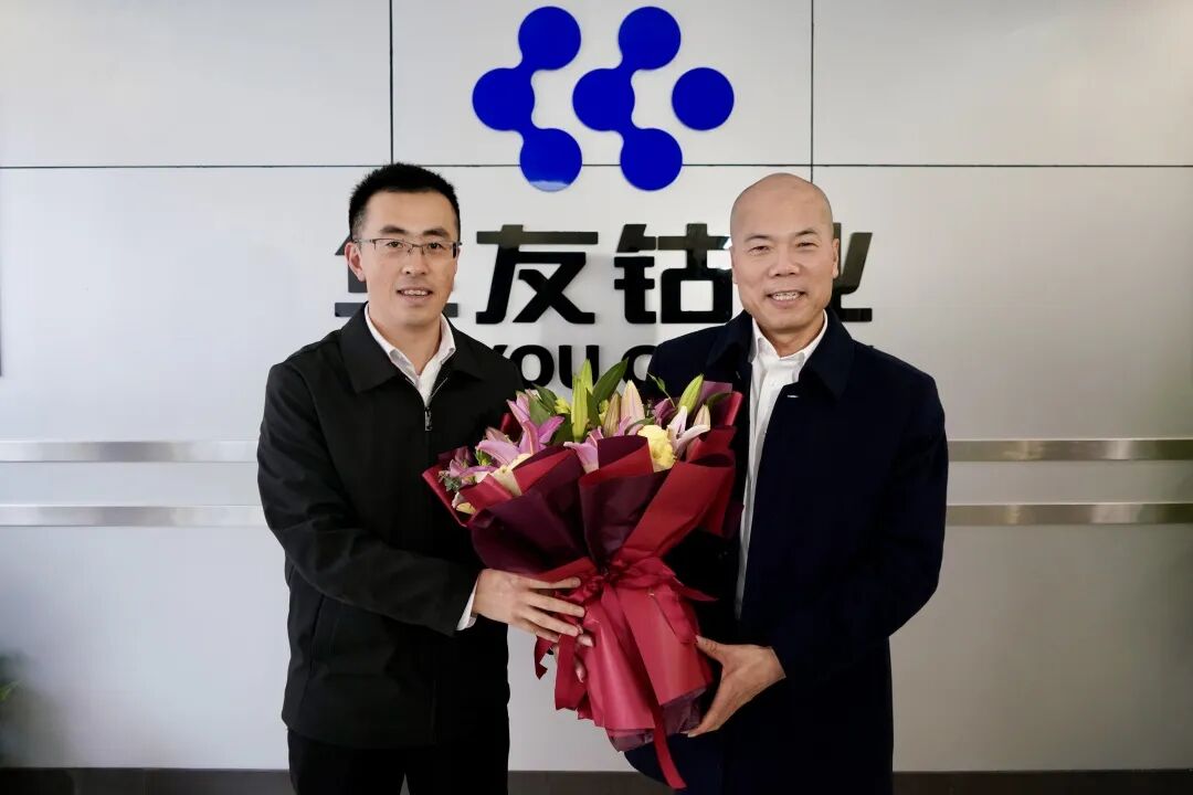 于会游指出,全国人大代表,华友钴业董事长陈雪华带着家乡人民的期盼和