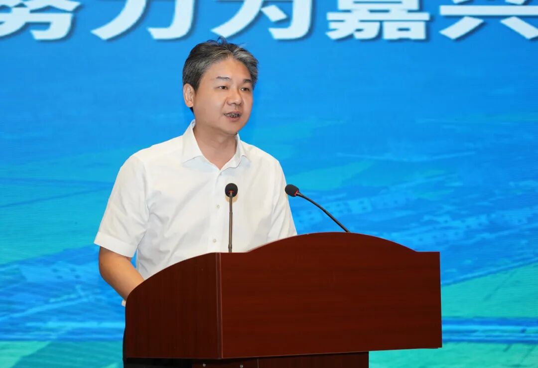 桐乡市委副书记,市长王坚就我市乡村数字经济发展作交流发言.