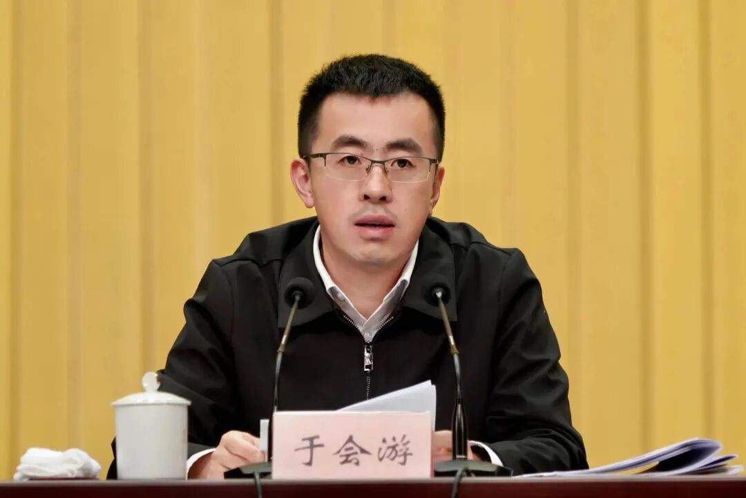市委书记于会游指出,"两年双攻坚"工作是本届党委政府作出的庄严承诺