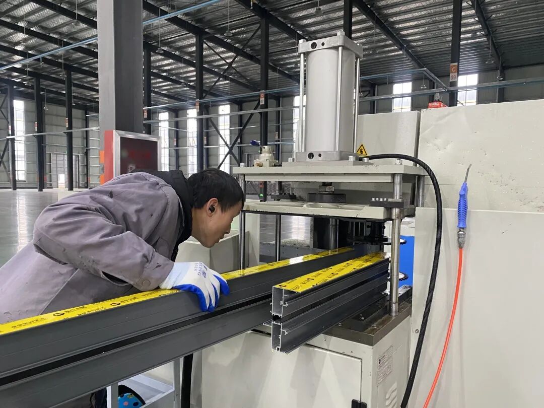 系统门窗生产工艺