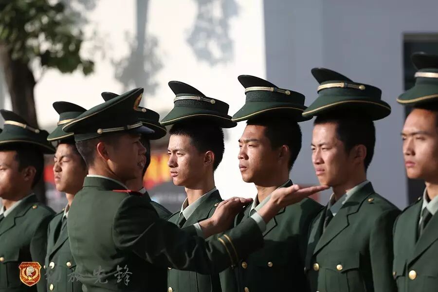 新兵站军姿蓝瘦与香菇那些事儿