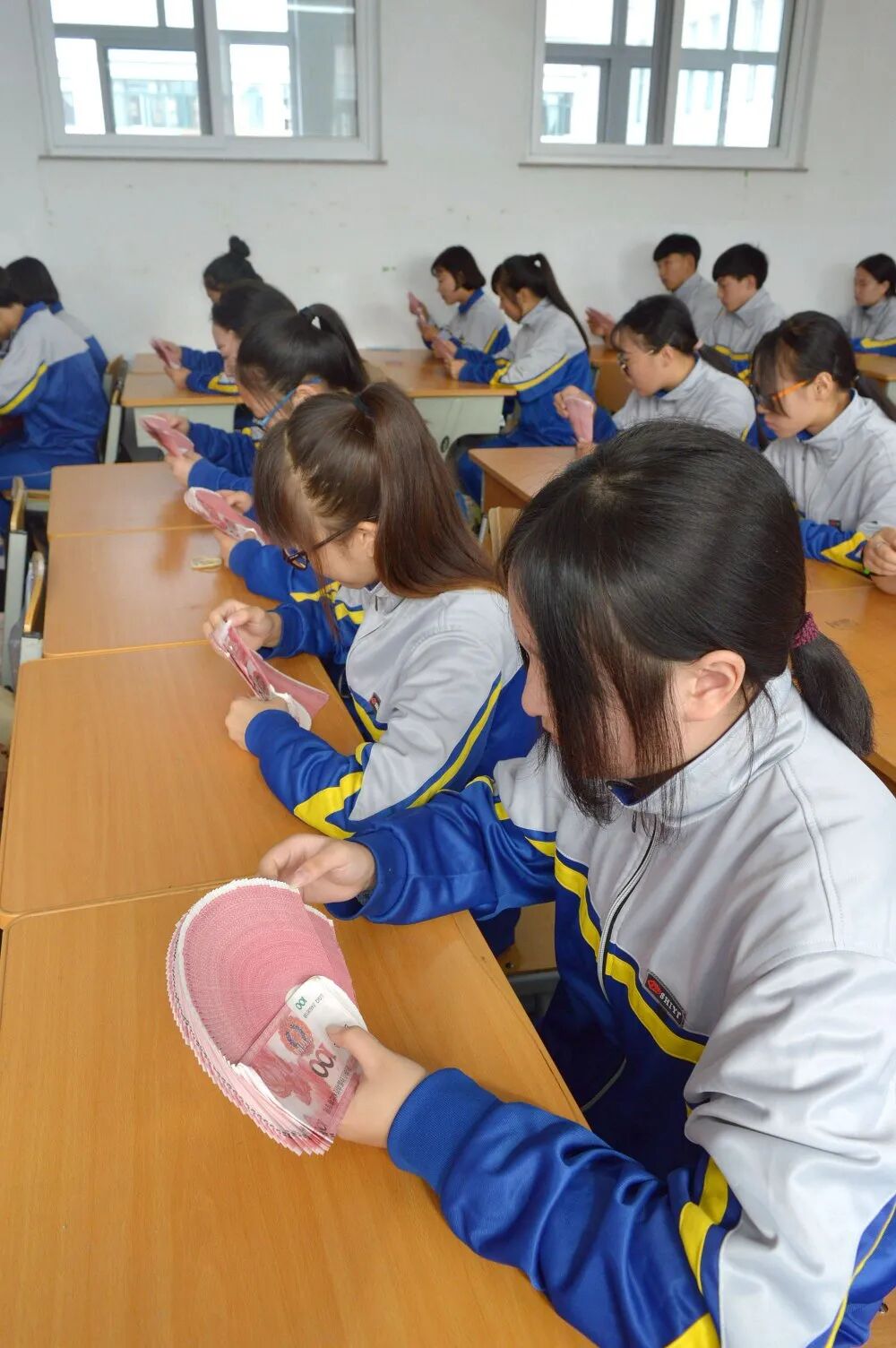 丹东职专财会专业部欢迎您