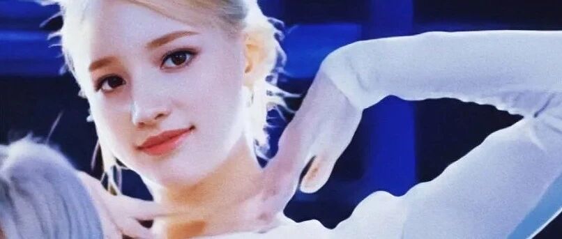 人气top沦为镶边背景板，非粉也心疼她了？