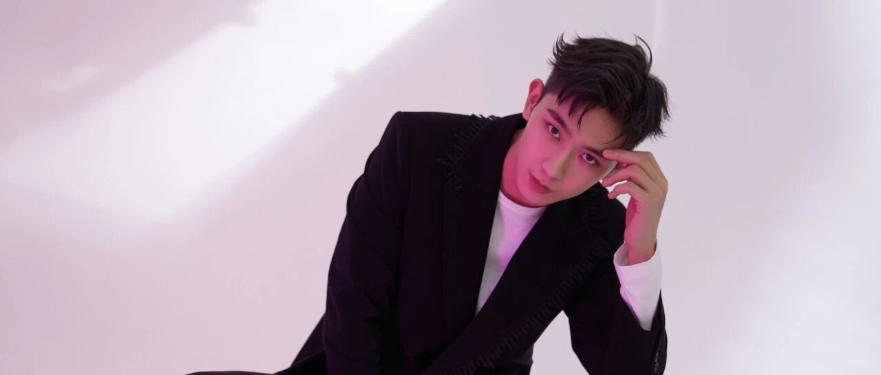 戏里完美学长，戏外追梦少年，他到底有几副面孔？