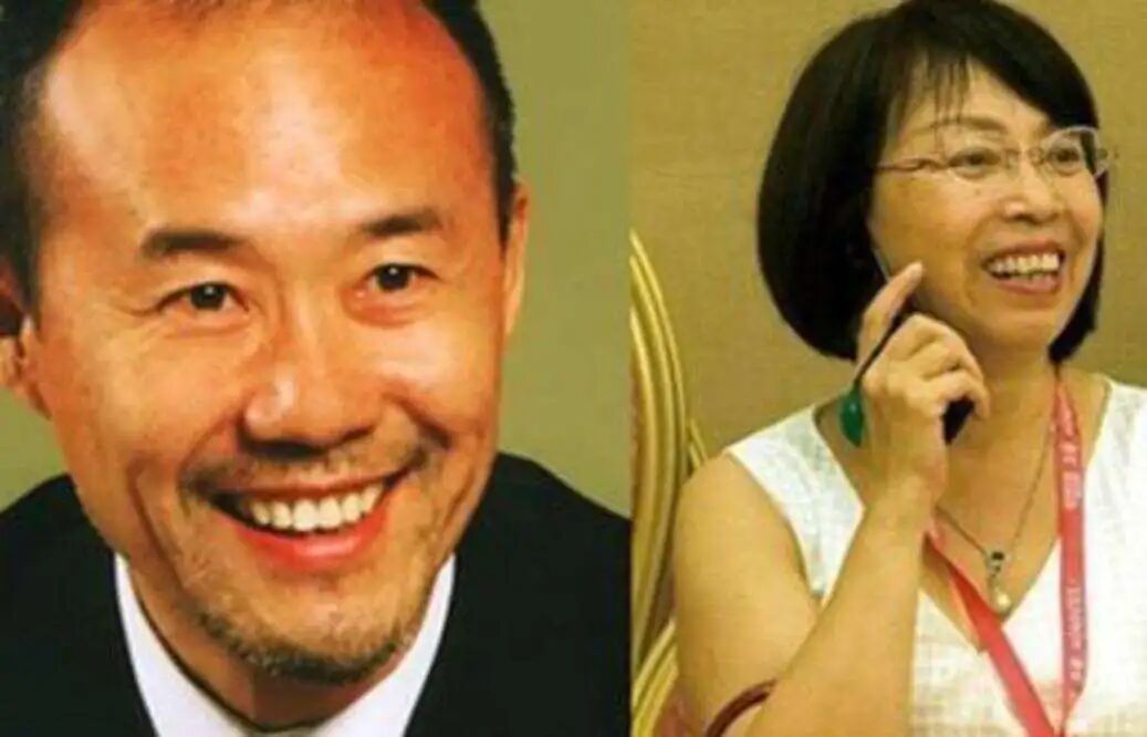 71岁王石街头吃肉夹馍！头发稀疏满脸皱纹，娇妻田朴珺一字马大秀身材（组图） - 10