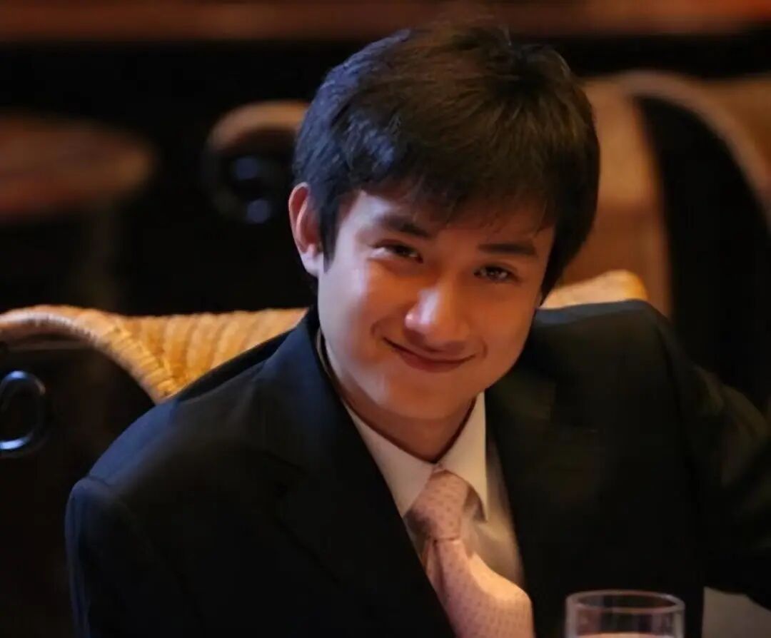 演员文章38岁满头白发，看起来憔悴无比 多次复出效果不佳