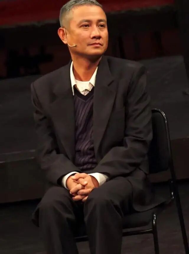 演员文章38岁满头白发，看起来憔悴无比 多次复出效果不佳