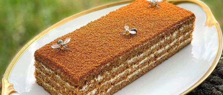 “俄式八层蜂蜜蛋糕”超有料，它竟然是法国人做的。