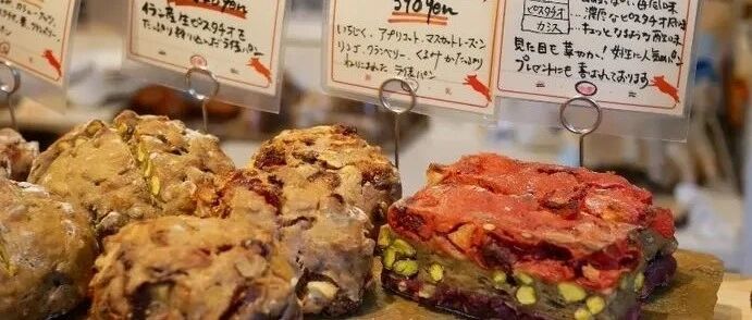 太粗糙！这家藏着色彩斑斓「硬面包」的大阪人气店！