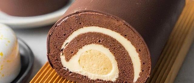 比浮云卷还好吃的“香蕉巧克力蛋糕卷”在此。