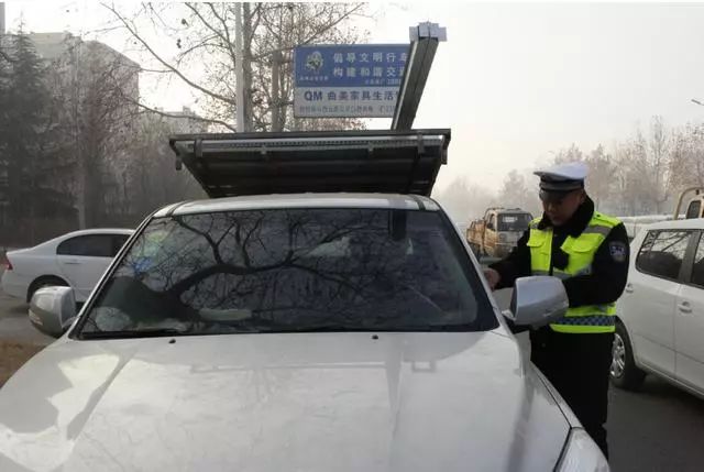 沒帶駕駛證遇到查車，拿出來這個，交警先跟你道歉 汽車 第8張