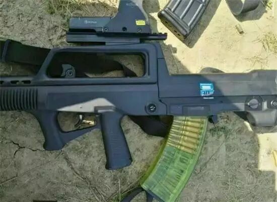 【科普】你知道国产95突击步枪配备的半透明弹匣有什么作用?