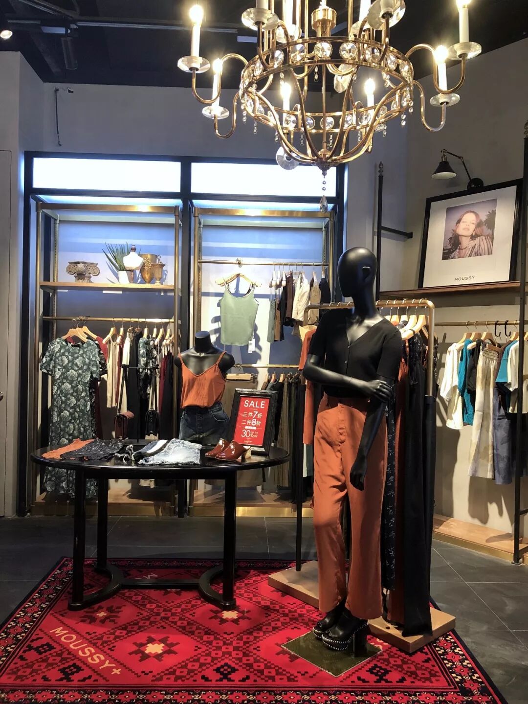 3楼336-337号铺店铺地址:全国第二家moussy 今日在深圳海岸城盛大开业