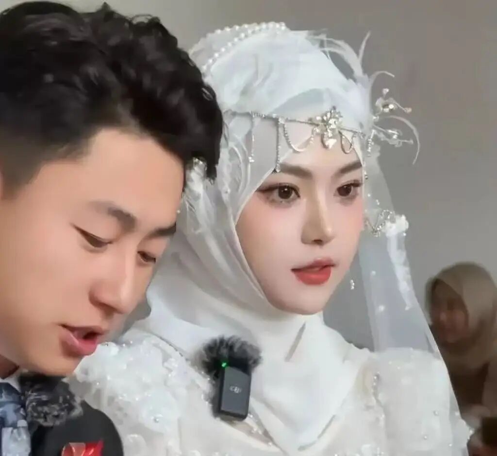 The groom and his bride, who have not been fully identified, have caused a major stir on social media. Photo: Weibo