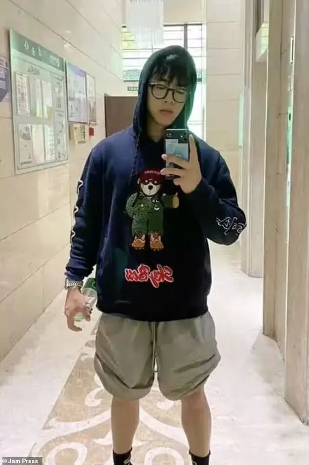 Friends reported noticing he didn't seem right in the days leading up to his death, but just put it down to training fatigue