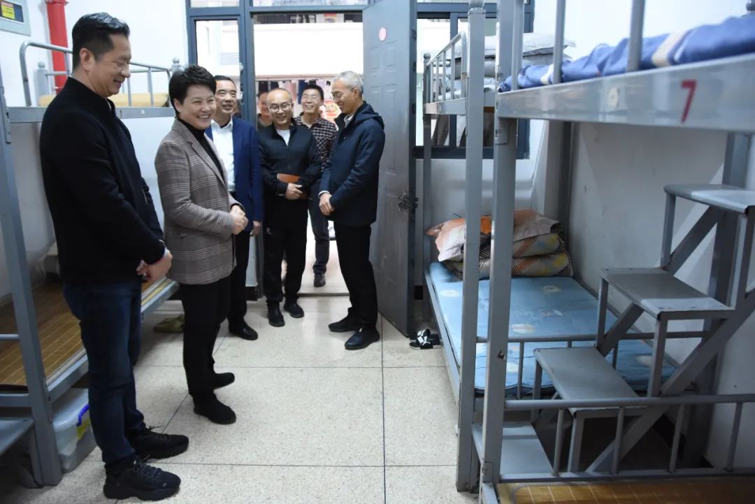 您现在的位置:>侨声中学校园网>侨声德育>德育快讯>正文内容1080_721