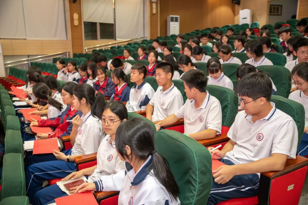 您现在的位置:>侨声中学校园网>侨声德育>德育快讯>正文内容1080_720