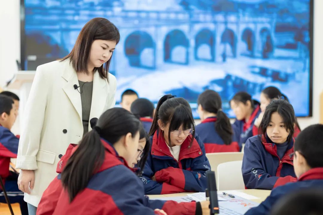 晋江侨声中学校服图片