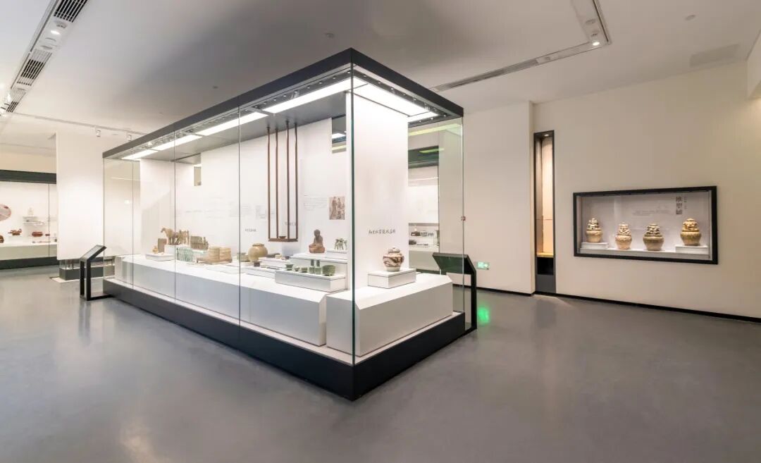 所以我觉得这个成就不能以美术馆与博物馆作为分水岭.