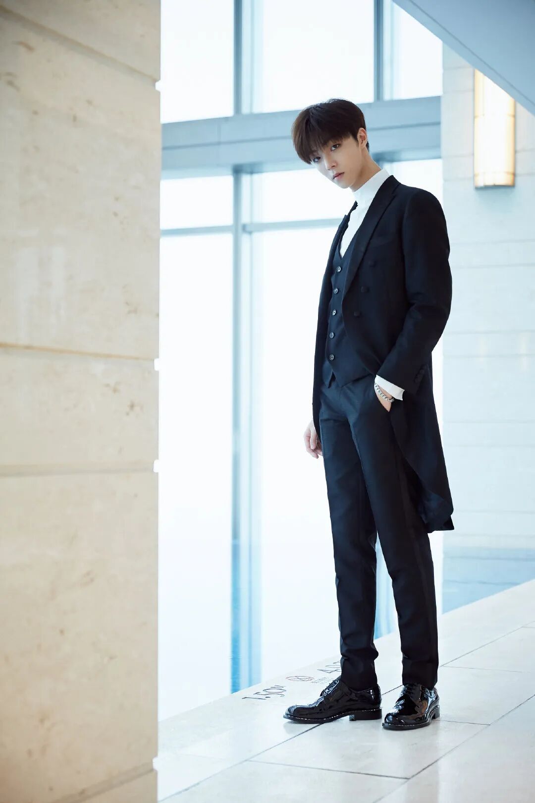 你们的婚礼延期了吗 正好让新郎的礼服更帅一点啊 时尚新娘 微信公众号文章阅读 Wemp