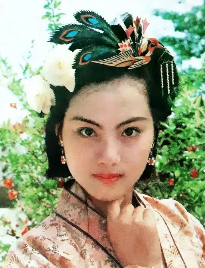 同一张脸,试妆跟剧照判若两人:大小姐秒