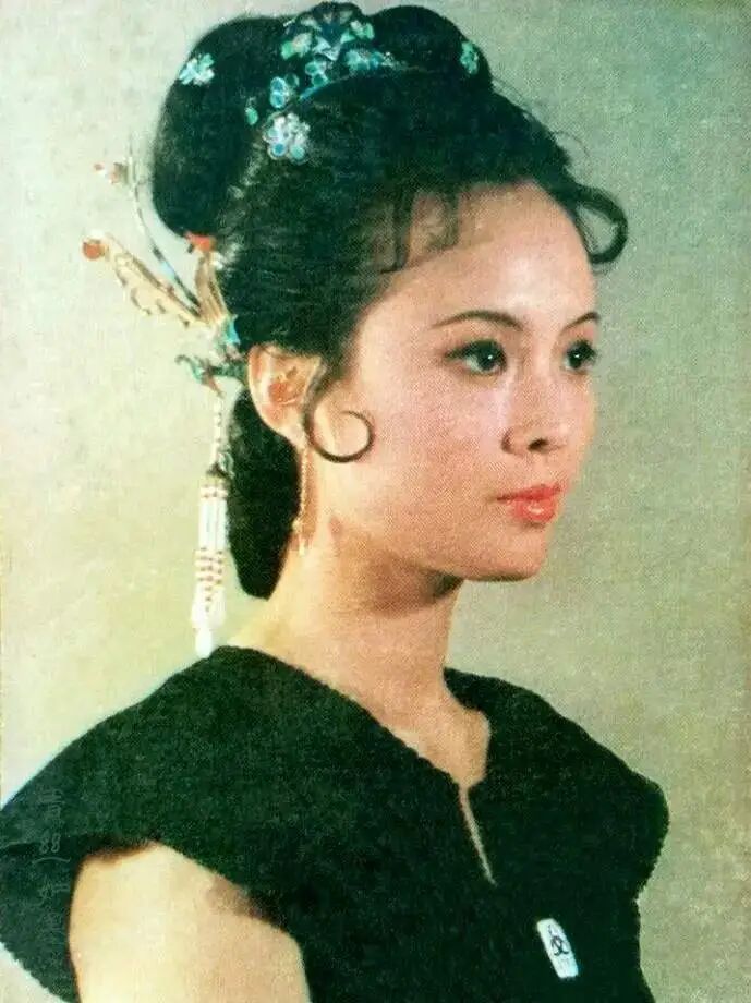 同一张脸,试妆跟剧照判若两人:大小姐秒