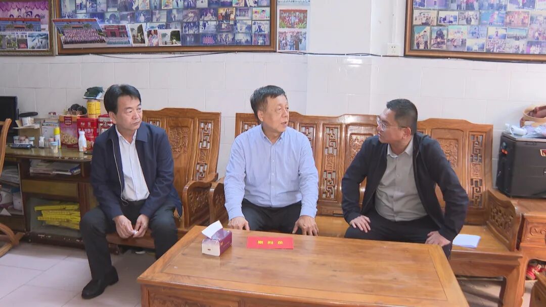 周坛慰问 (8).jpg