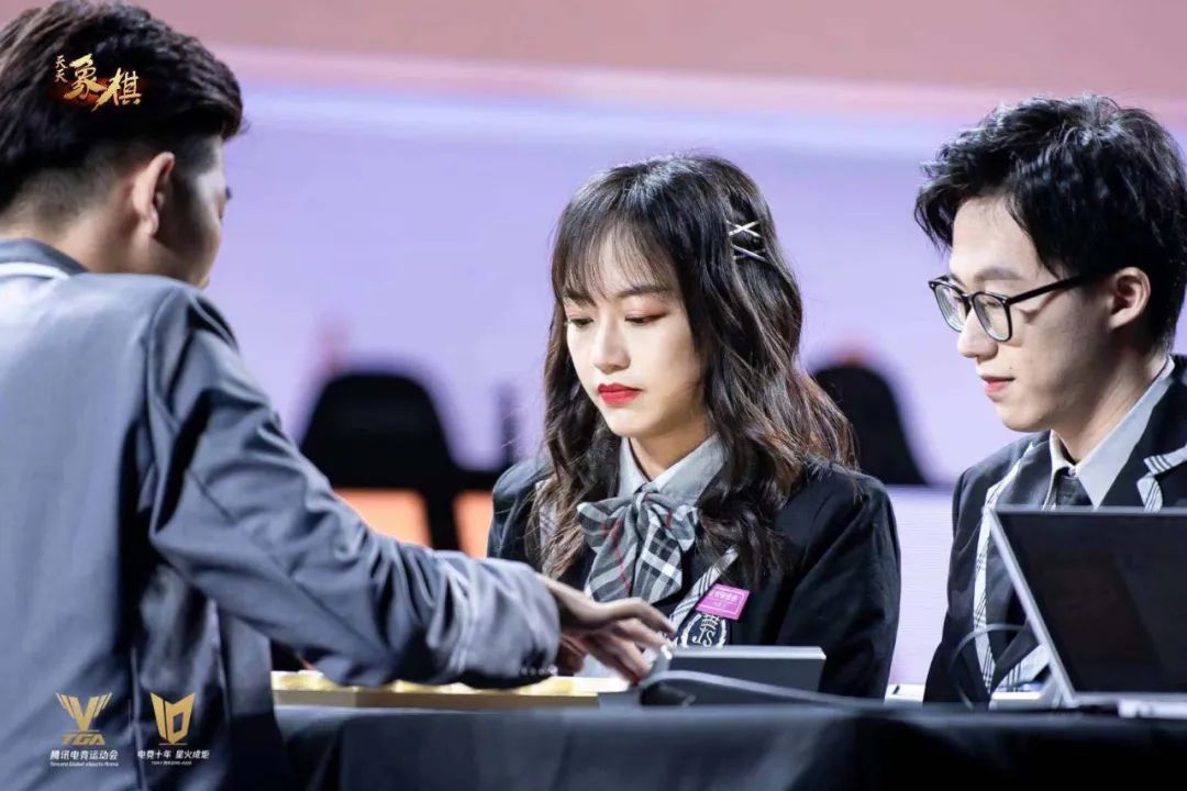 道具卡使用情况:未使用刘子健时凤兰  梁妍婷马惠城铁拳皮皮虾队vs