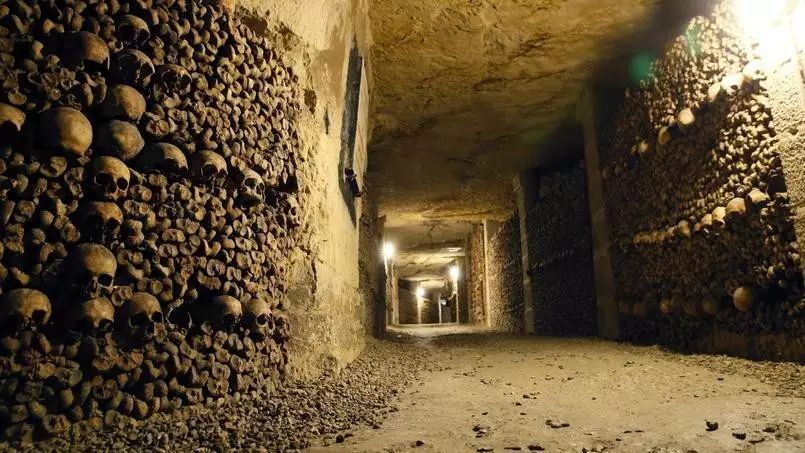 【奇葩】两少年巴黎地下墓道迷失 与600万遗骸共度三昼夜