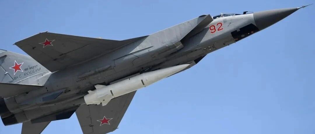 拜登承诺为乌克兰提供更强防空系统！法媒：俄高超音速导弹或改变战争走向