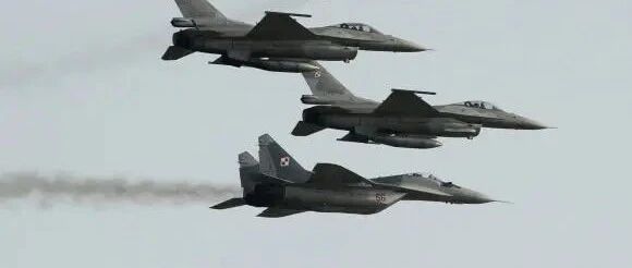 泽连斯基再催北约：快给战斗机！波兰把锅扔给美国，美国坚决不接