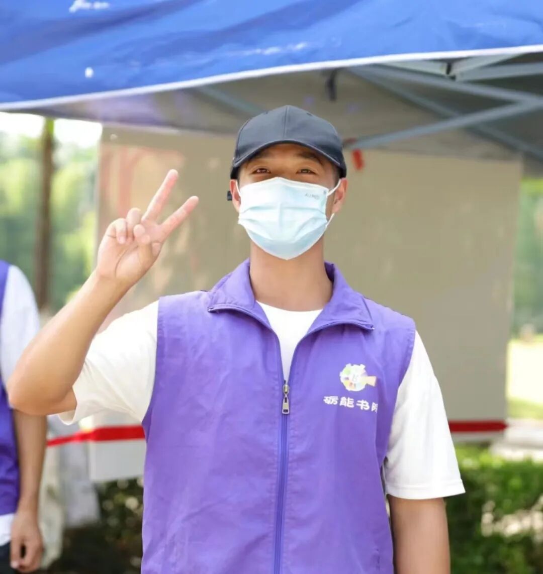 榜样力量 | 学生奖学金获得者钟濠鸿：一路前行 镌刻风华