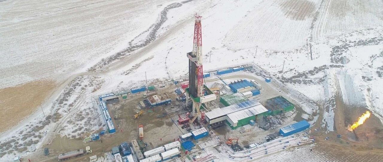 重磅 | 中国石油勘探又获重大突破，准噶尔盆地高探1井获千方高产油流！