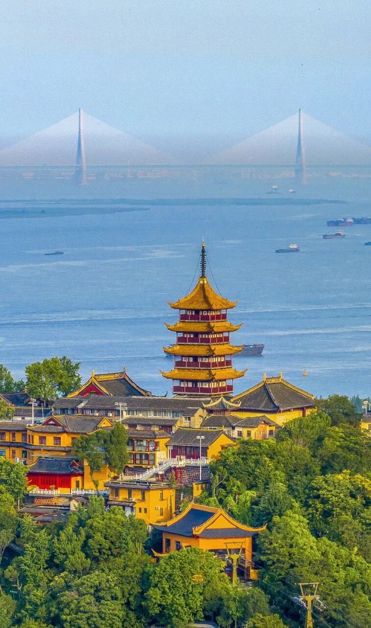 狼山远眺沪苏通大桥 许聪.jpg